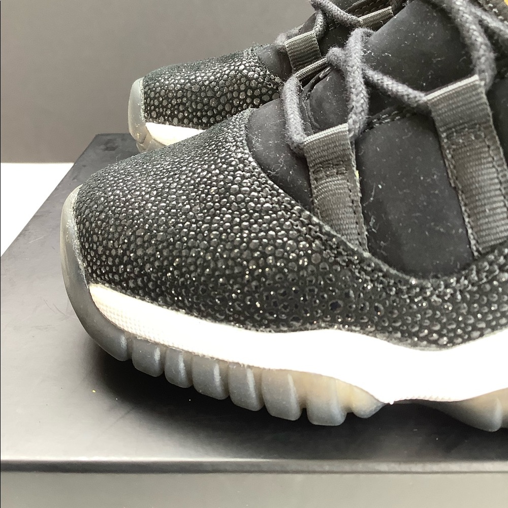 Air Jordan 11Retro Heiress Black Stingray Sneakers - Picture 3 of 6
